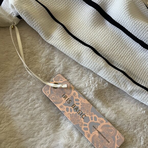 Iris Basic Romper /Jumpsuit NWT - Picture 3 of 10